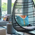 Moxy Oriente Hotel