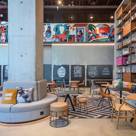 Hotel Moxy Oriente Lisbon