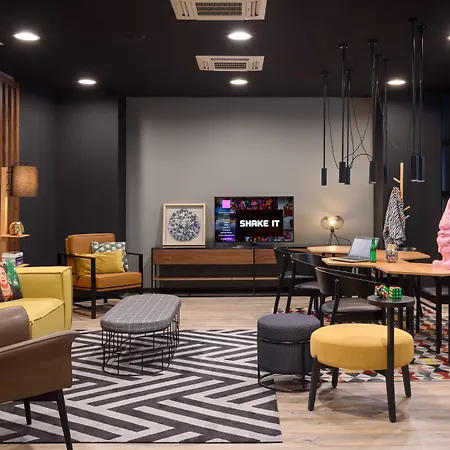 Hotel Moxy Oriente 3*