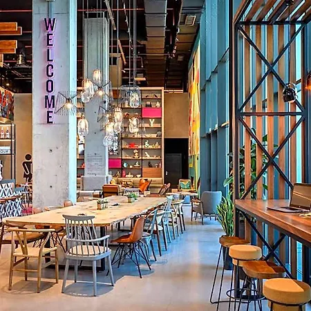 Moxy Oriente Lisboa