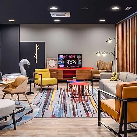 Hotel Moxy Oriente 3*