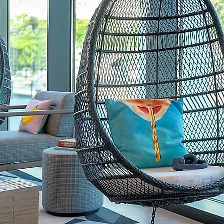 Hotel Moxy Oriente 3*