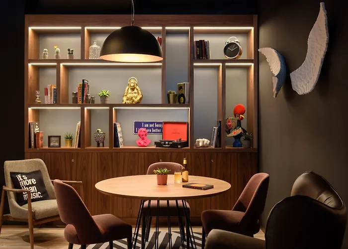 Moxy Oriente Hotell 3*