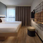 Moxy Oriente فندق